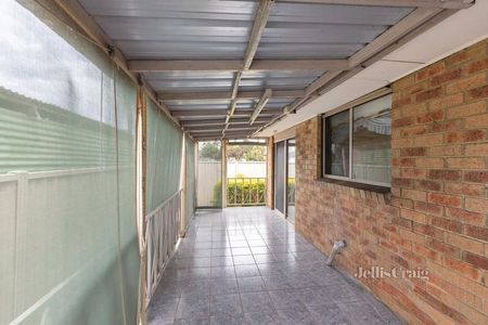 2/5 Alma Court, Springvale - Photo 3