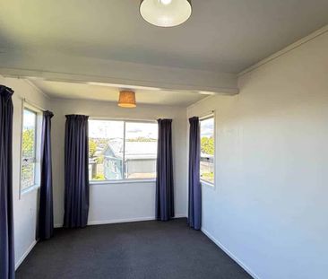 Pets Friendly House in Beachlands - Photo 3