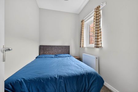 54 Lisburn Avenue, BELFAST, BT9 7FX - Photo 5