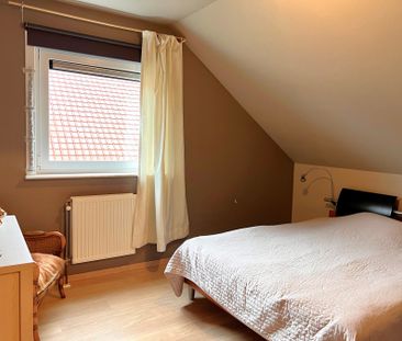 Woning met 3 slaapkamers, tuin en garage. - Photo 1