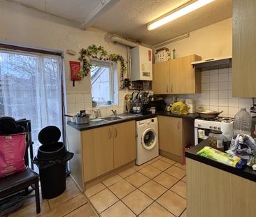 Walton Road, Woking, Surrey, GU21 - Photo 4