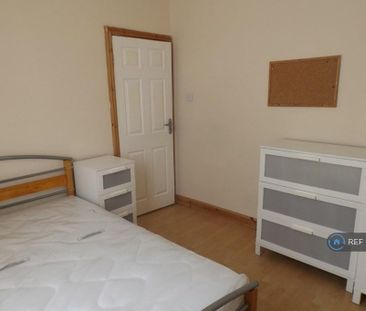 4 bedroom terraced house to rent - Photo 2