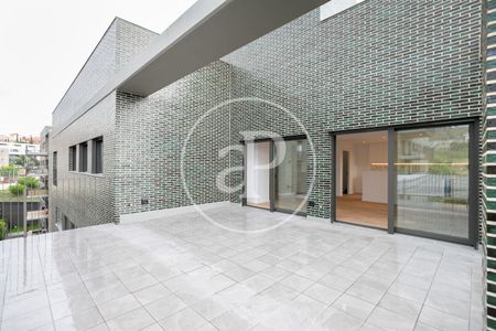 Penthouse for rent in Finestrelles (Esplugues de Llobregat) - Photo 2