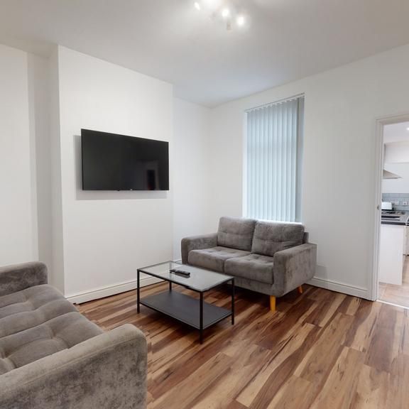 5 bedroom house to rent - Photo 1