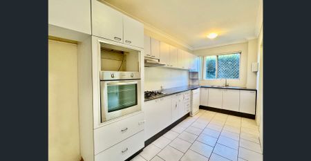 Spacious Two-Bedroom Unit in Highly Sought-After North Parramatta - Photo 3