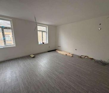 Huddersfield Road, Oldham, OL4 - Photo 4