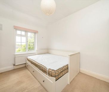 Birkenhead Avenue, KT2, London - Photo 1