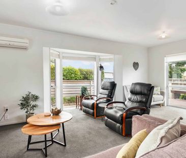 Pukekohe living! - Photo 1