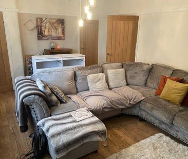 3 bedroom semi-detached house to rent - Photo 4