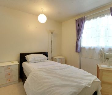 Lea Springs, Fleet, Hampshire, GU51 - Photo 4