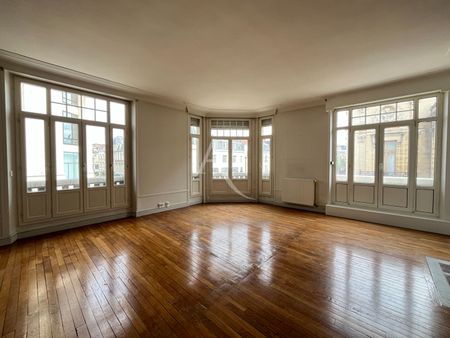 Location Appartement 5 pièces 114m² - Photo 2