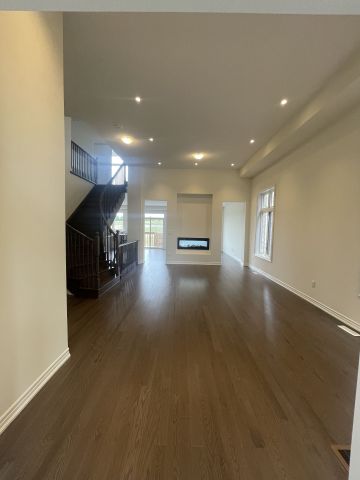 For Lease - 913 Rexton Drive, Oshawa, Ontario - Photo 3