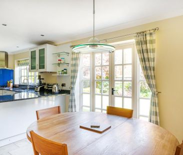 5 bedroom detached house to rent - Photo 2