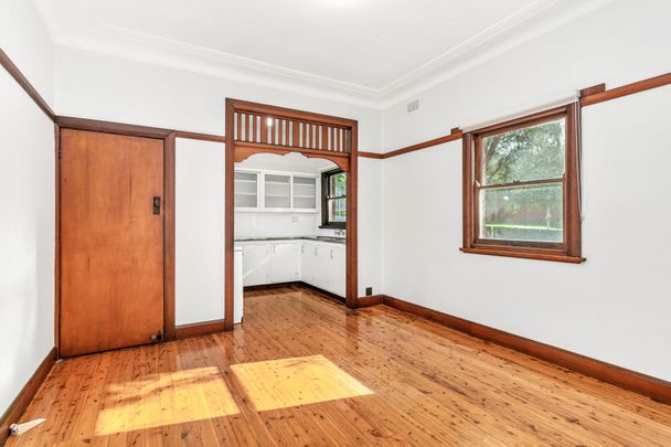 Character filled home - Photo 1