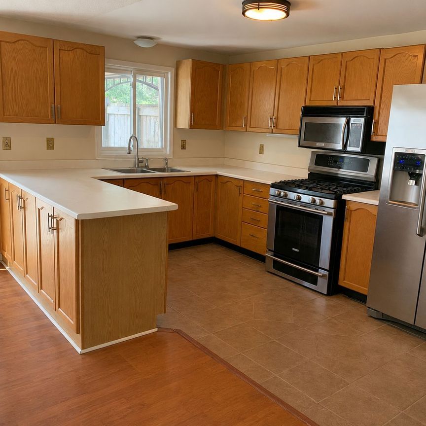 For Lease - 29 Irwin Drive, Barrie, Ontario - Photo 1