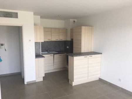 Location Appartement 2 pièces 40m² CAGNES SUR MER 06800 - Photo 2