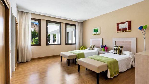 Luxury Villa for rent in Marbella, Andalusia - Photo 1