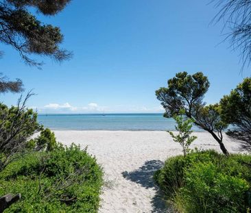 Unfurnished sensational beachside family home! - Photo 5