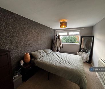 3 bedroom semi-detached house to rent - Photo 4