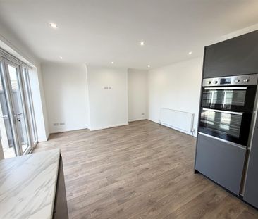 Kenilworth Drive, Wirral - Photo 6