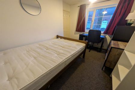 2 bedroom maisonette to rent - Photo 5