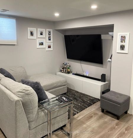 79 Barrhead Crescent #Lower - Photo 4