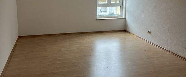 Himmlisch Wohnen unterm Dach mit großer Küche und Tageslichtbad! - Photo 1