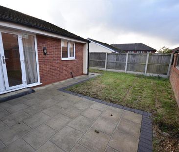 2 bedroom semi-detached bungalow to rent - Photo 2