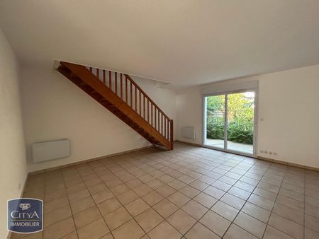 Location Maison 3 pièces 72m² MERCUES 46090 - Photo 3