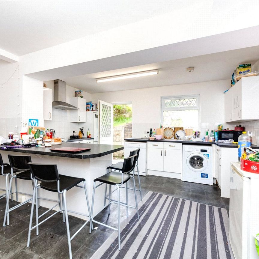 1 bedroom semi-detached house share to rent - Photo 1