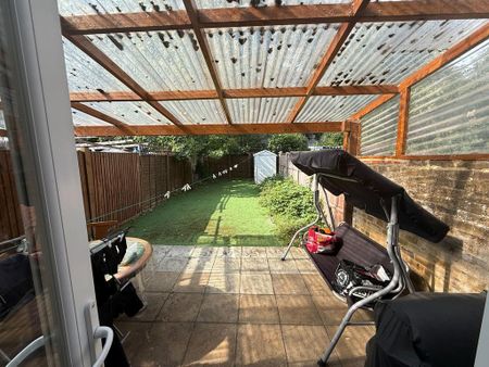3 bedroom terraced house to rent - Photo 4