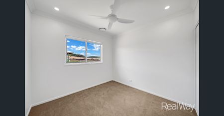 Brand-new construction with contemporary design and finishes - Photo 4