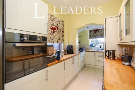 3 bedroom semi-detached house to rent - Photo 3