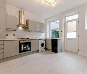 2 bedroom end of terrace house to rent - Photo 1