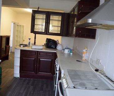 3 Bed Terraced House, Stanley Road, IG1 - Photo 4