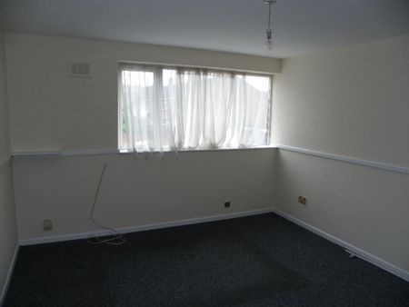 Compton Court - Photo 4