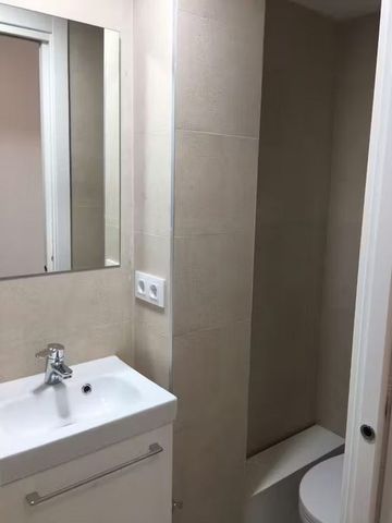 Carrer Muñiz y H. de Alba, Valencia, Valencian Community 46022 - Photo 4