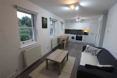 Newly Refurbished One Bedroom Flat- SE13 - Photo 2