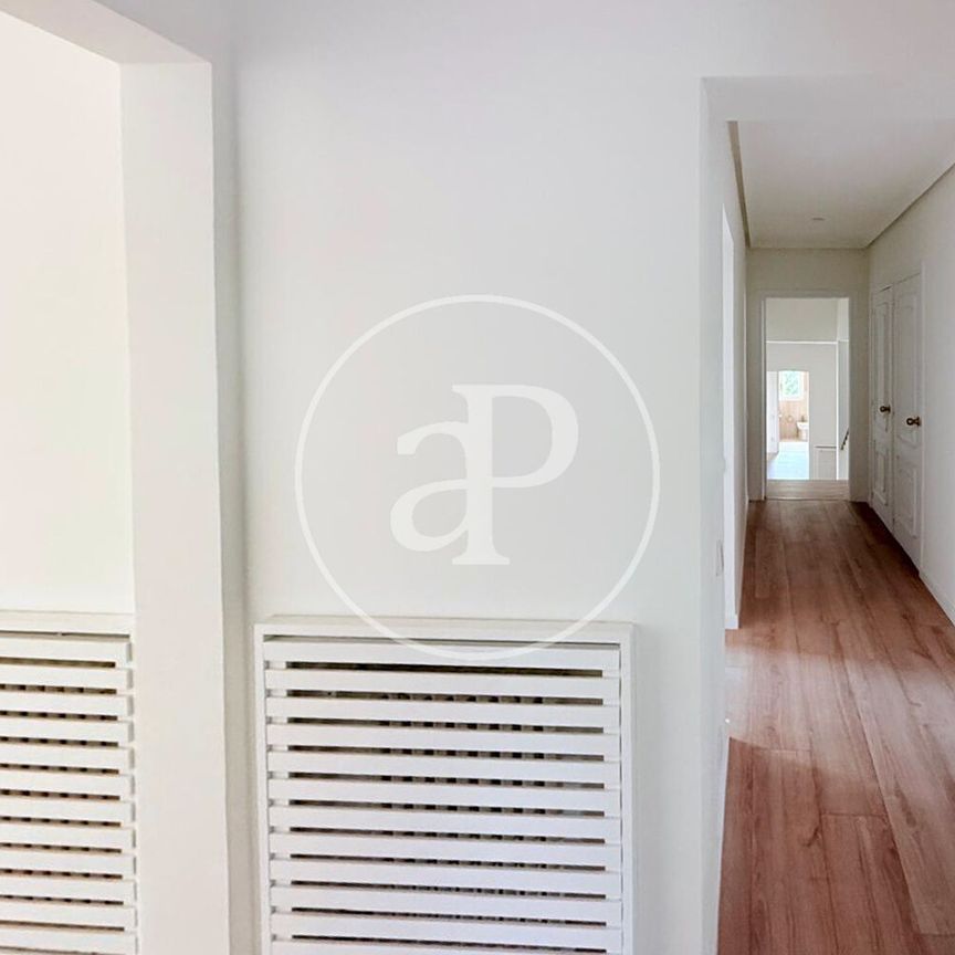 House for rent in Parque Conde Orgaz - Photo 1