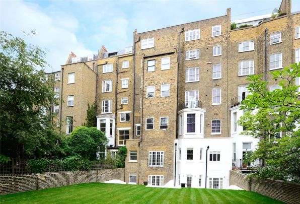 4 bedroom flat in 79-81 Lexham Gardens - Photo 1