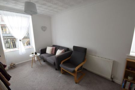 1 Bedroom Flat To Rent in Boscombe - £700 pcm Tenancy Info - Photo 4