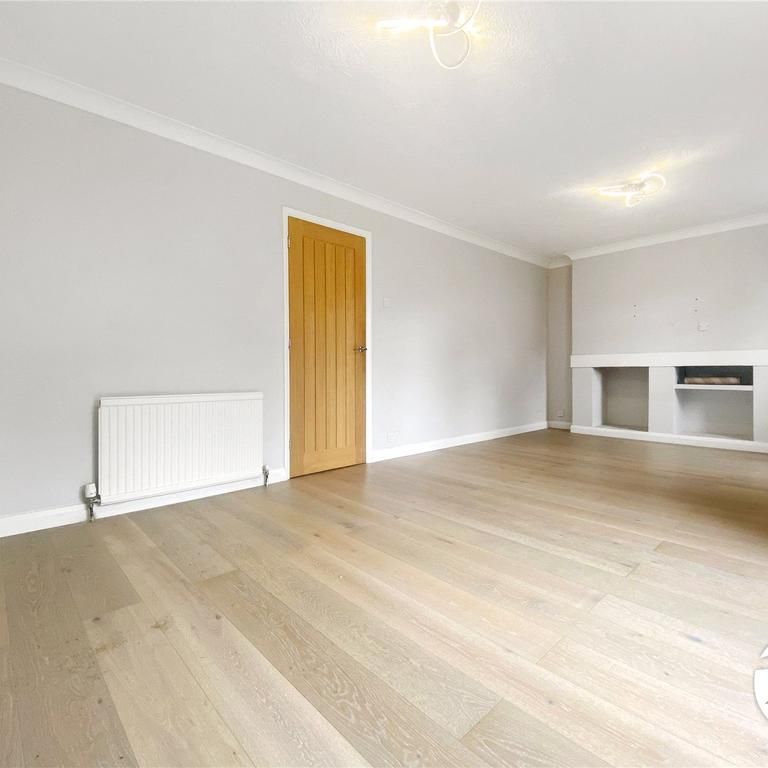 4 bedroom end of terrace house to rent - Photo 1