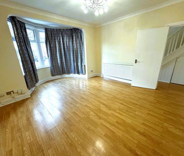 3 bedroom terraced house to rent - Photo 3