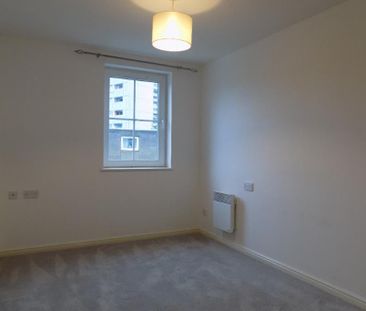 2 bed flat for rent in The Shore - Photo 4