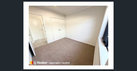 FRESH, MODERN & MOVE IN READY - Photo 5