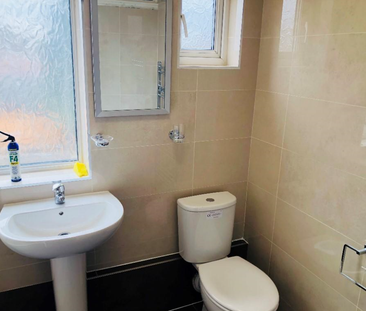 1 bedroom in a house share to rent - Photo 5