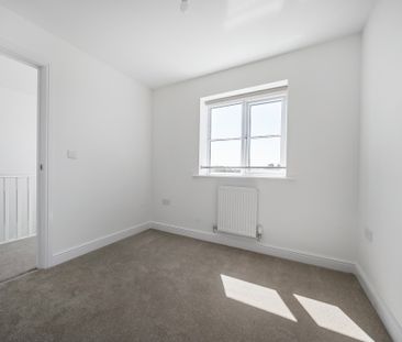 Upton hall crescent, Northampton, Upton - Photo 4