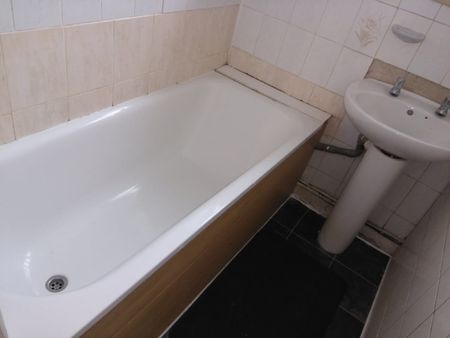 2 Bed Flat, Kettlebaston Road, E10 - Photo 5