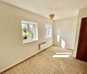 2 bedroom semi-detached house to rent - Photo 3