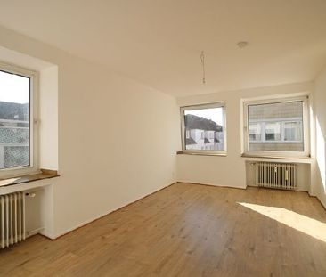 STUDENTEN AUFGEPASST! SCHICKES APARTMENT MIT NEUEM BAD AUF DER HOCHSTRASSE ZU MIETEN! - Photo 1